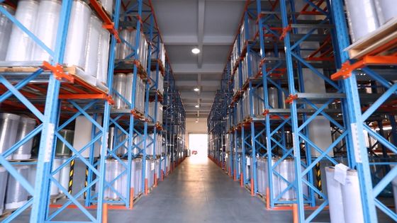 100mm-1100mm genişliğinde güvenilir performans için kaymaz çapraz laminatlı HDPE filmi